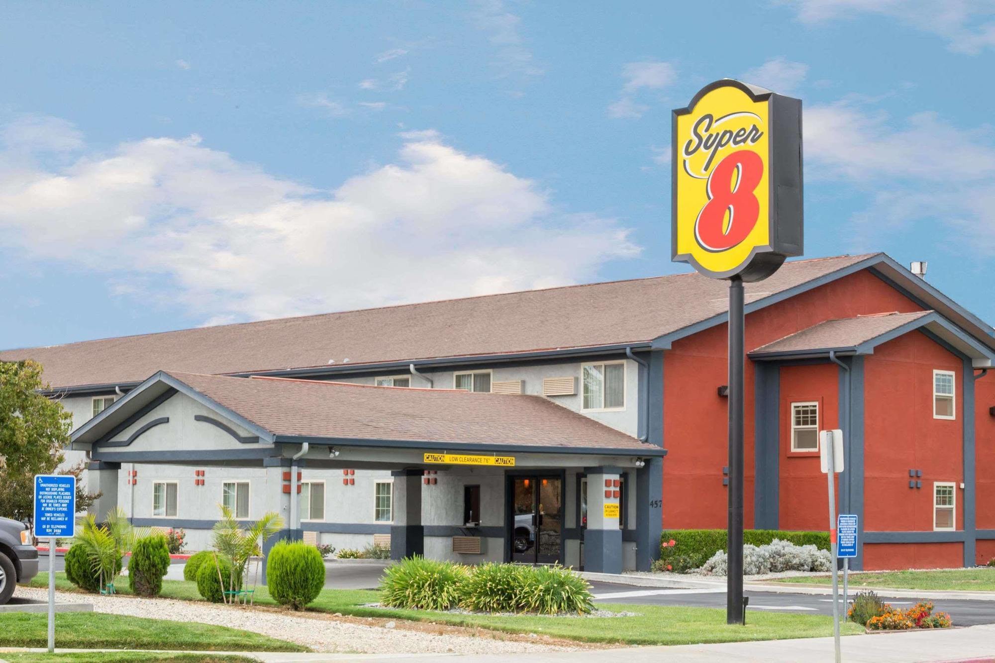 Super 8 By Wyndham Уиллоус Экстерьер фото